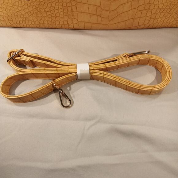 Women’s Boutique Croc-Embossed Handbag – Yellow – NWOT - Picture 7 of 9